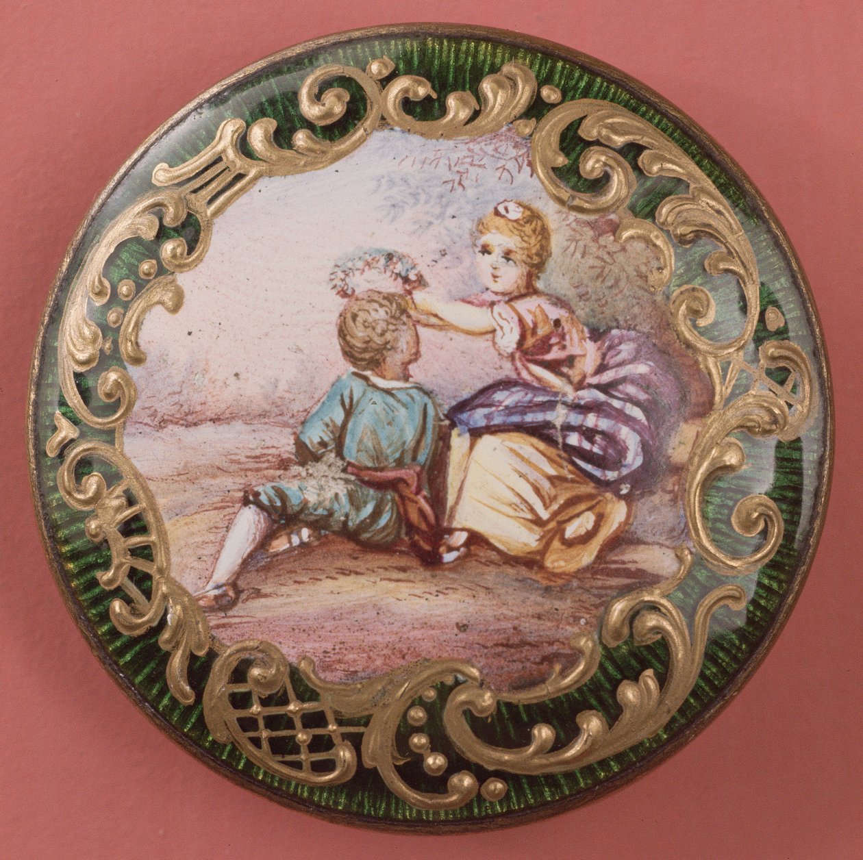 Bouton émaillé et doré, français, milieu du 19e siècle - French School