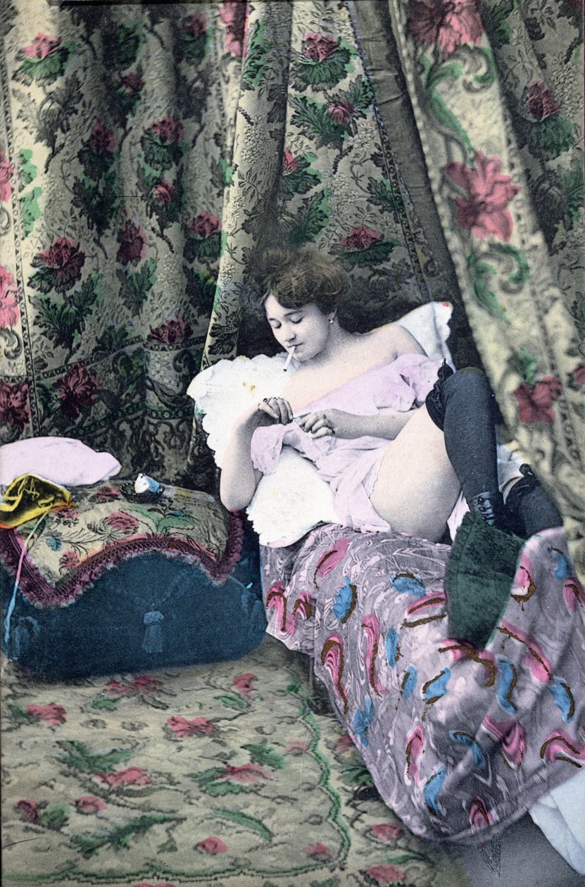 Carte postale représentant une fille dans un bordel, avant 1914 - French School