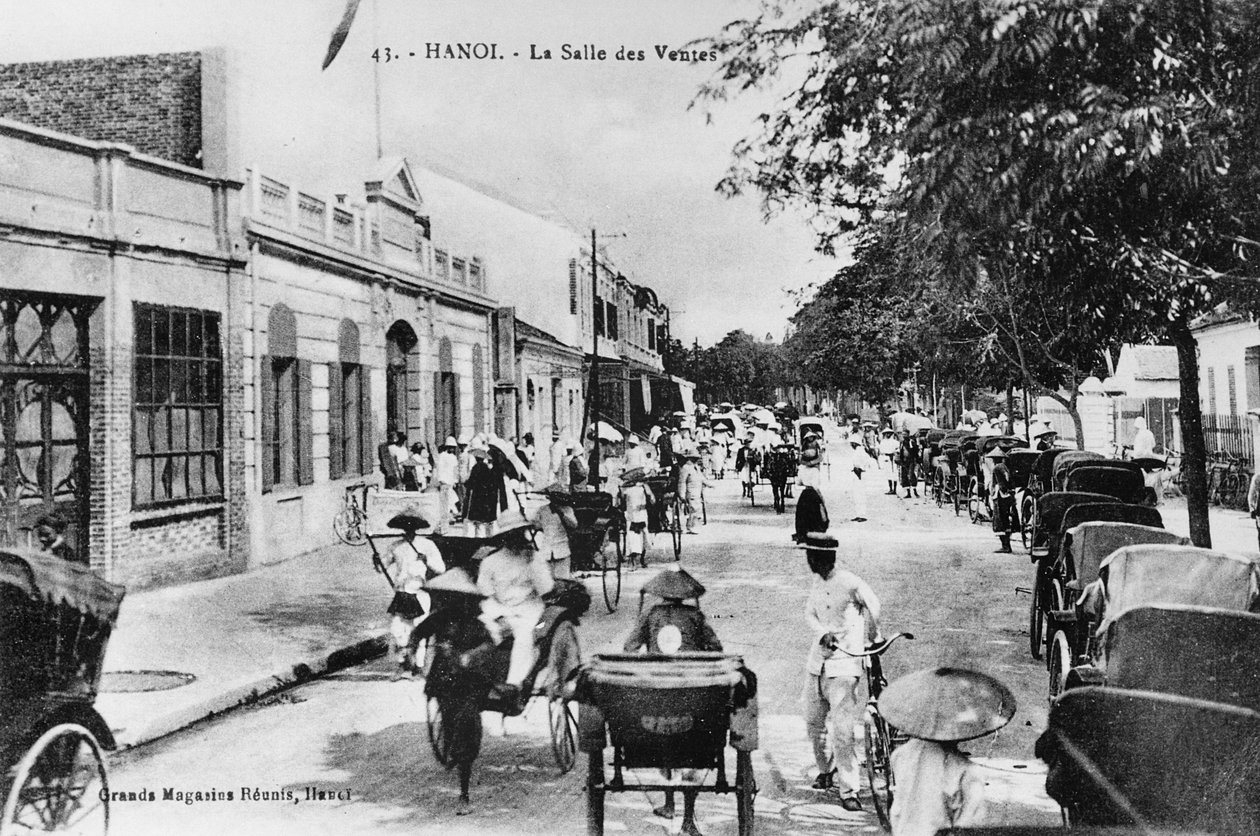 La salle des ventes à Hanoï, vers 1920 - French Photographer