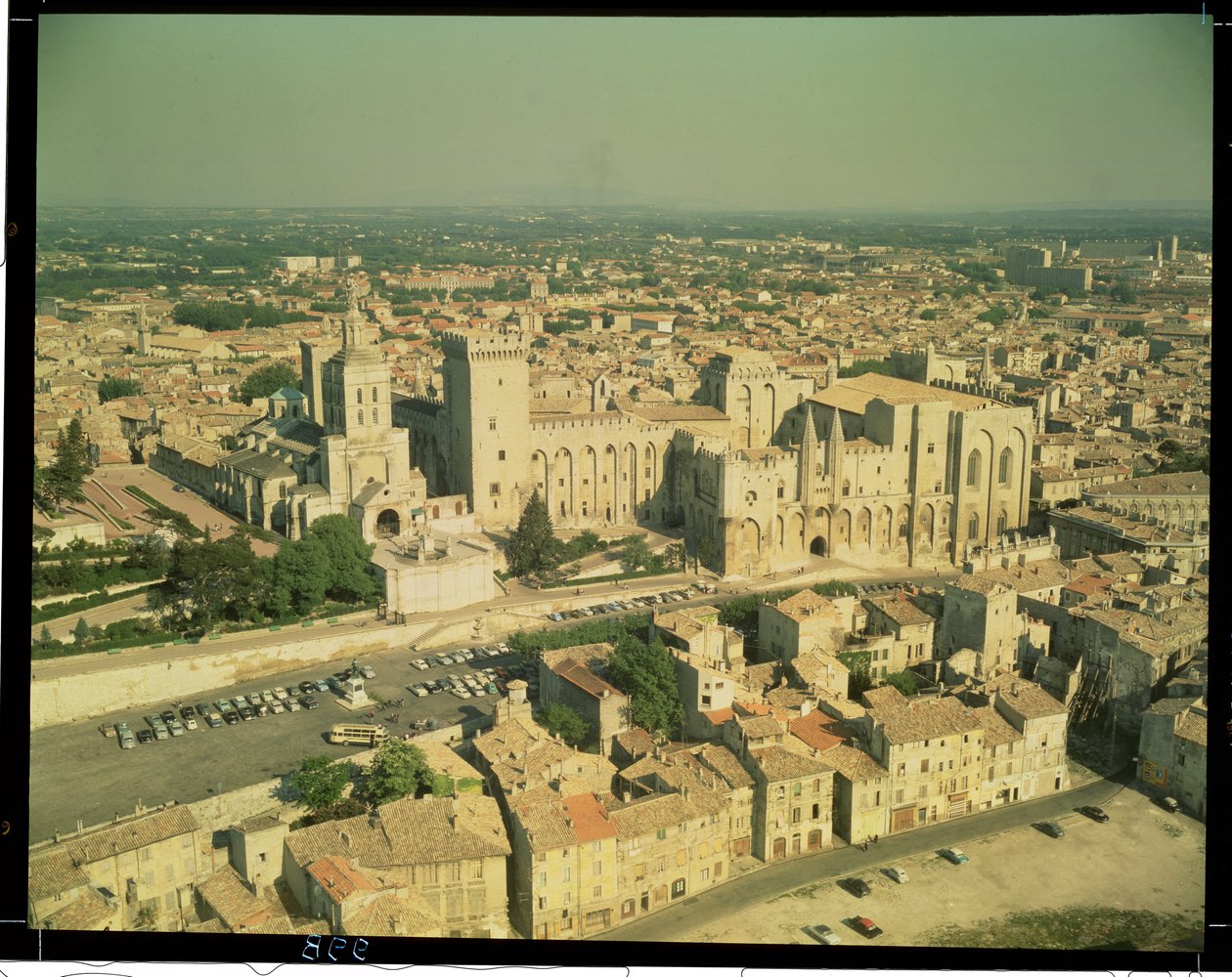 Vue aérienne du Palais - French School