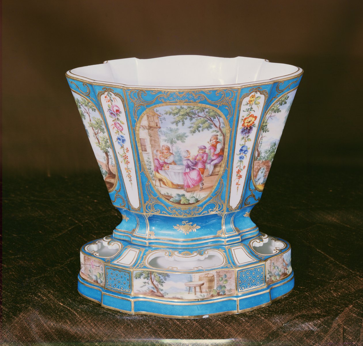 Jardinière Sevres Eventail bleu-céleste (porcelaine) - French School