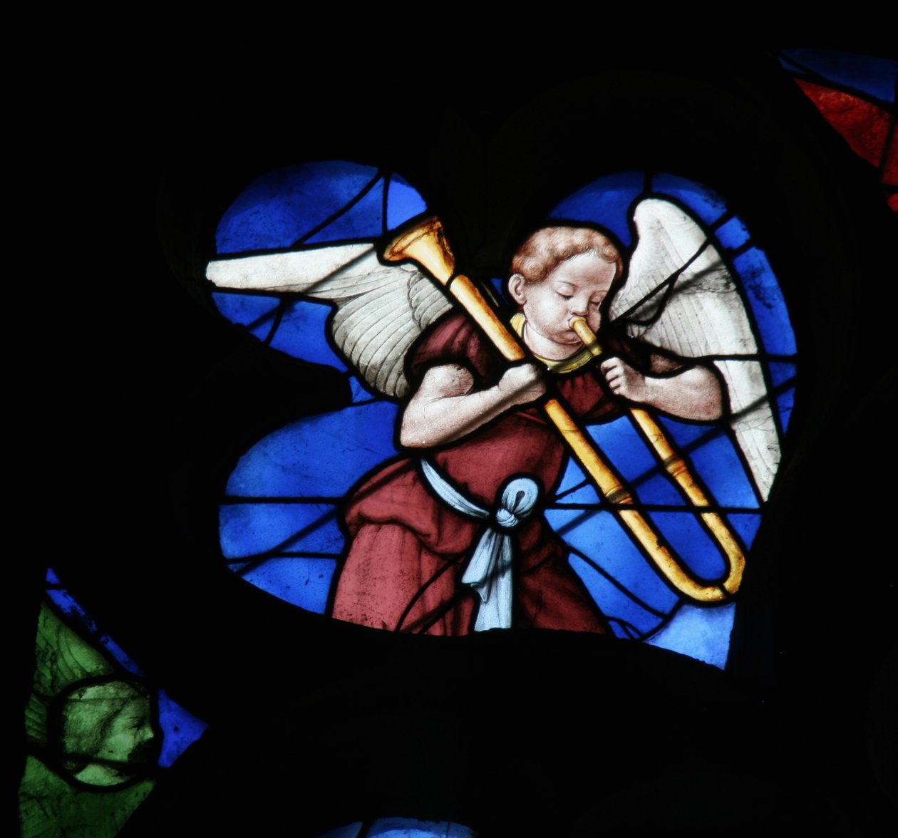 Vitrail représentant un ange musicien - French School