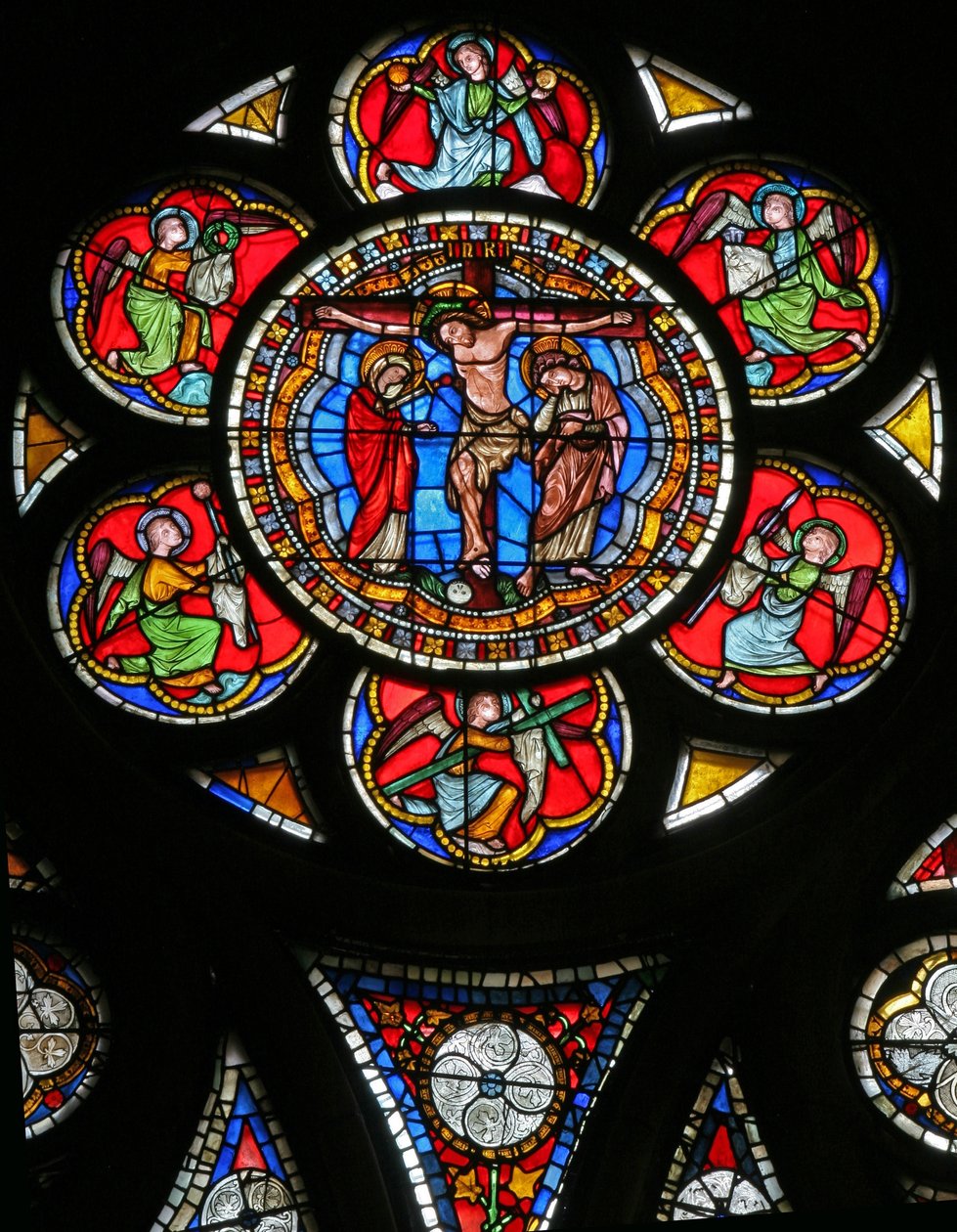 Fenêtre w15 représentant la Crucifixion (principalement moderne) - French School