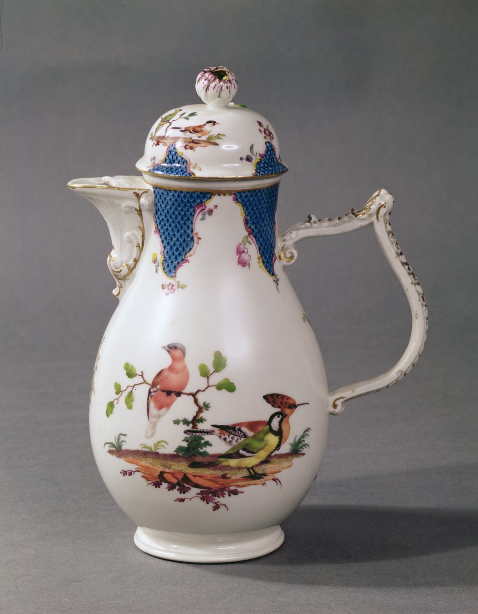 Cafetière en porcelaine de Meissen, vers 1760 - German School