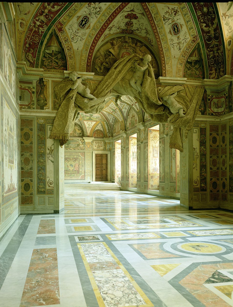 Intérieur avec vue sur des anges sculptés - Gian Lorenzo Bernini