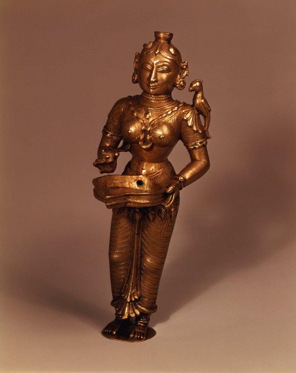 Lampe en forme de déesse de la Fortune, Inde du Sud, début du 19ème siècle (laiton) - Indian School