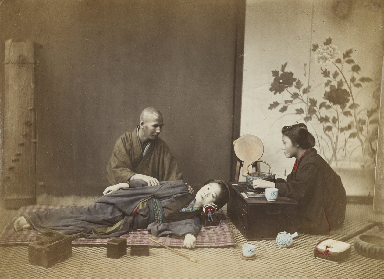 Intérieur domestique japonais (photo noir et blanc colorisée à la main) - Japanese Photographer