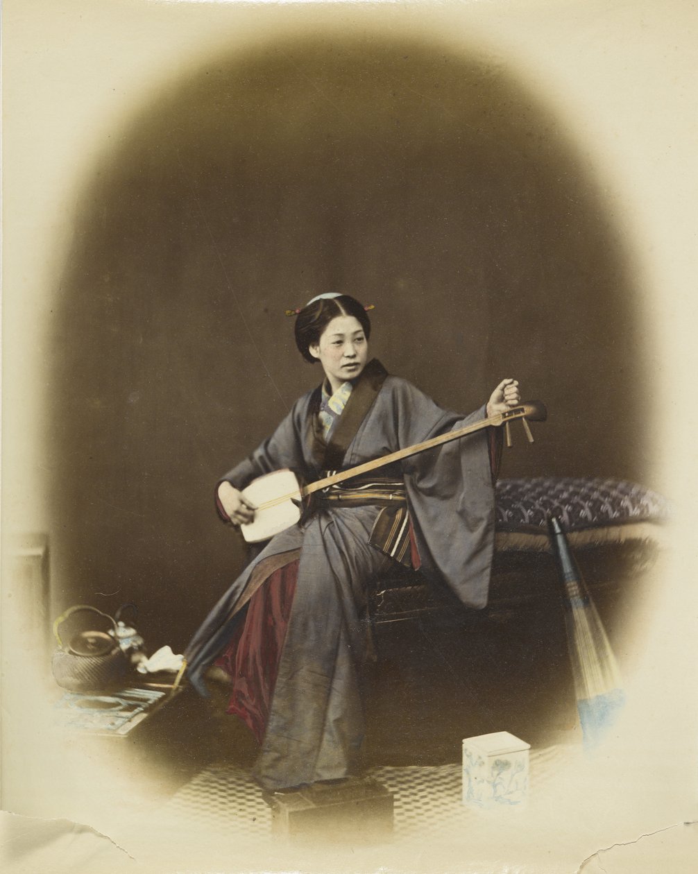 Femme jouant du shamisen - Japanese Photographer