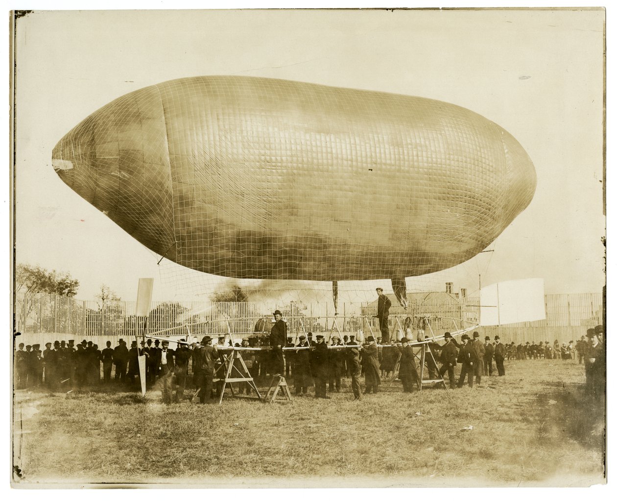 Dirigeable "California Arrow" - Jessie Tarbox Beals