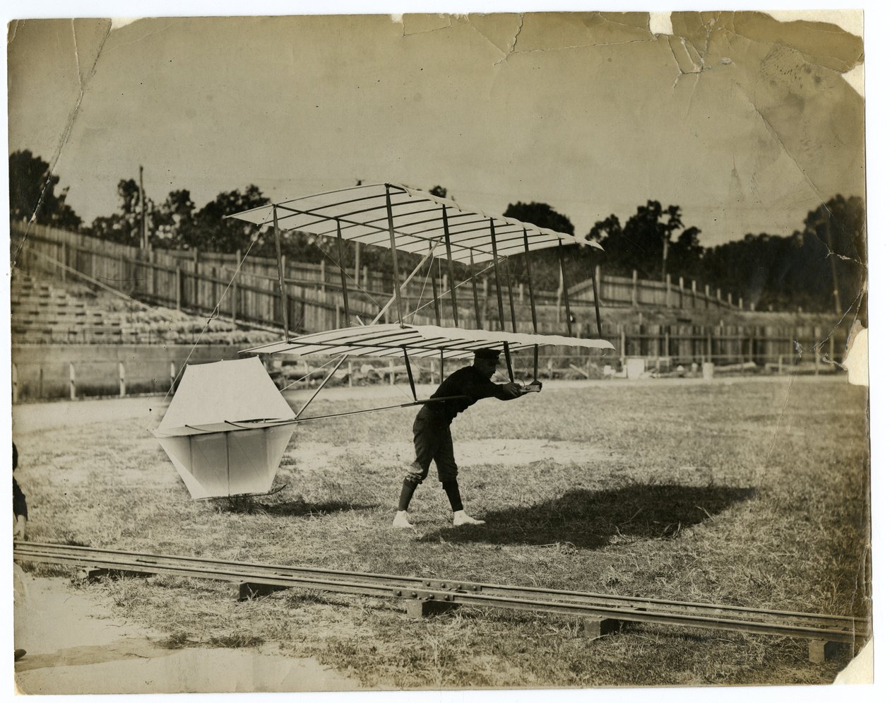 William Avery dans la "Machine à planer" - Jessie Tarbox Beals
