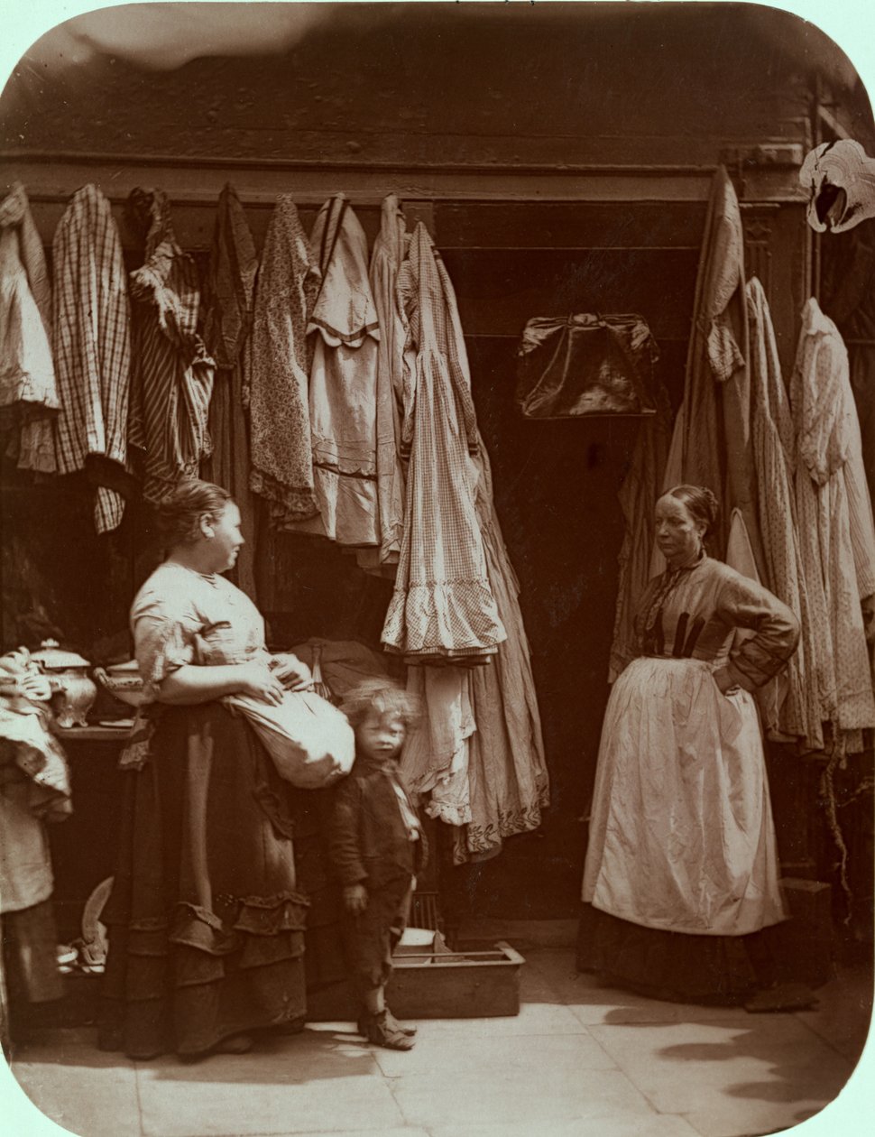 La boutique de vieux vêtements, Seven Dials, de 