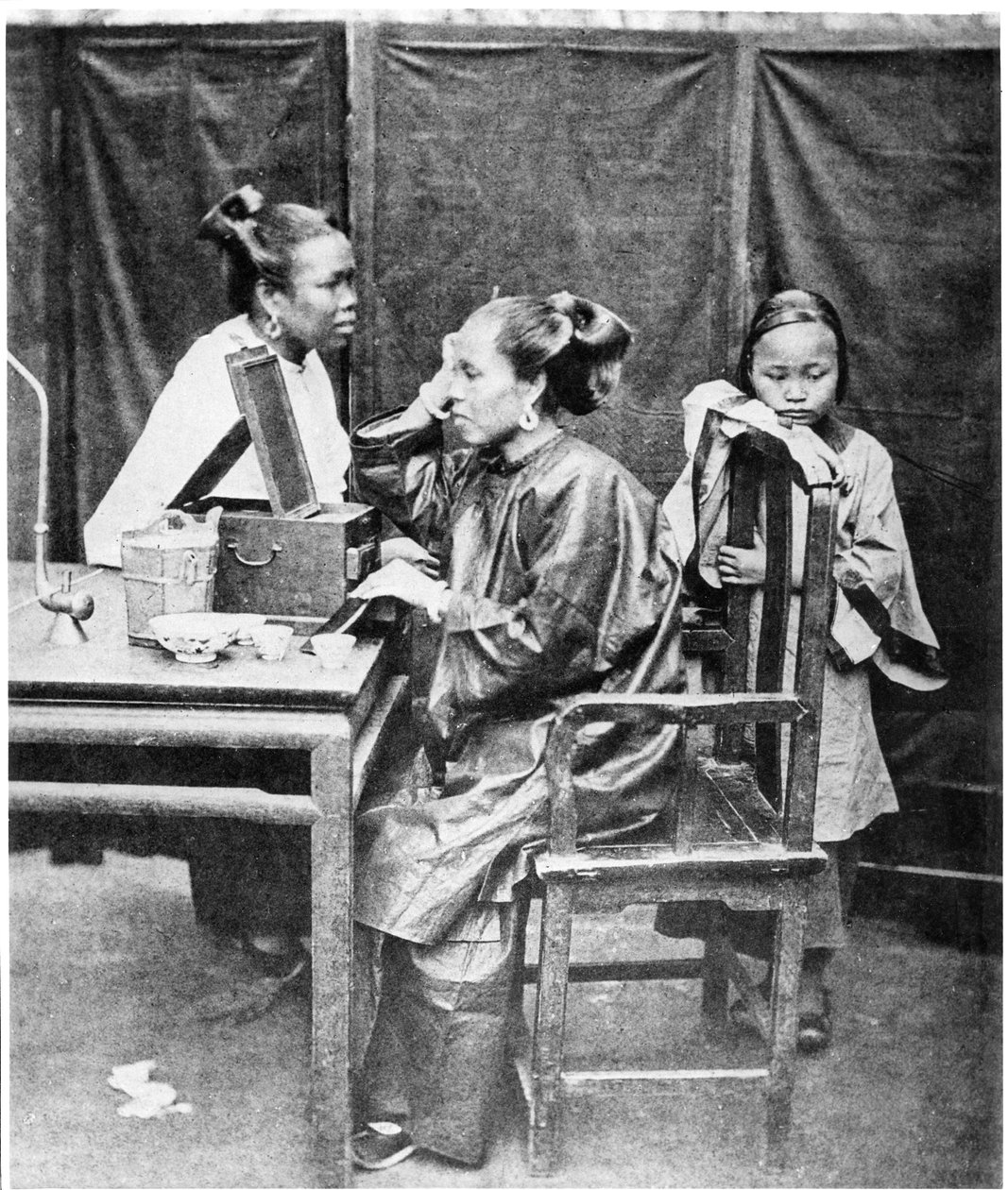 La toilette, c.1867-72 - John Thomson