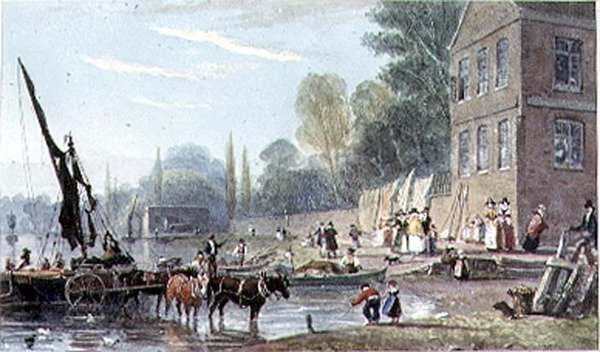 Un débarcadère au bord de l