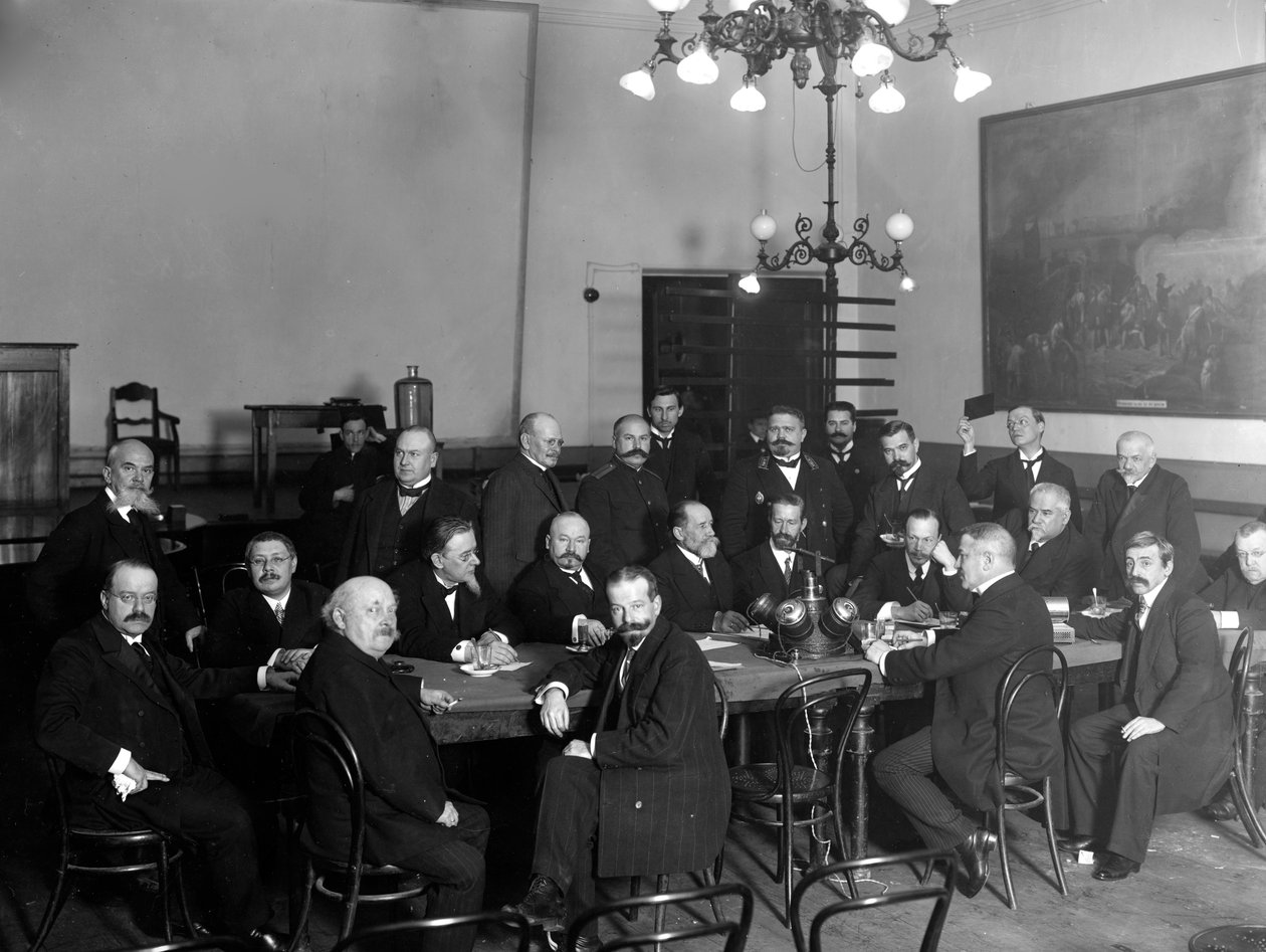 Membres de la Société Technique Impériale lors d