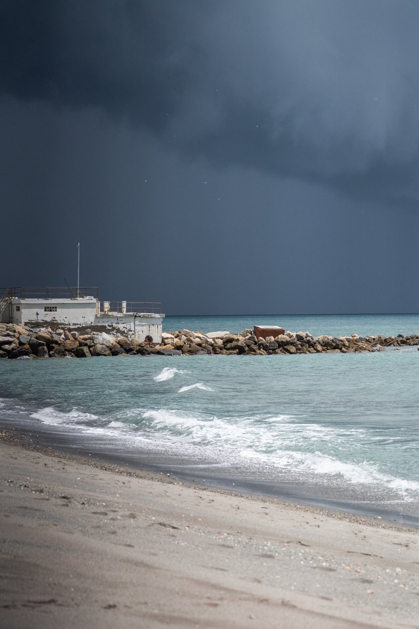 Bunker Beach II, 2021 (photo) - Katha Wood