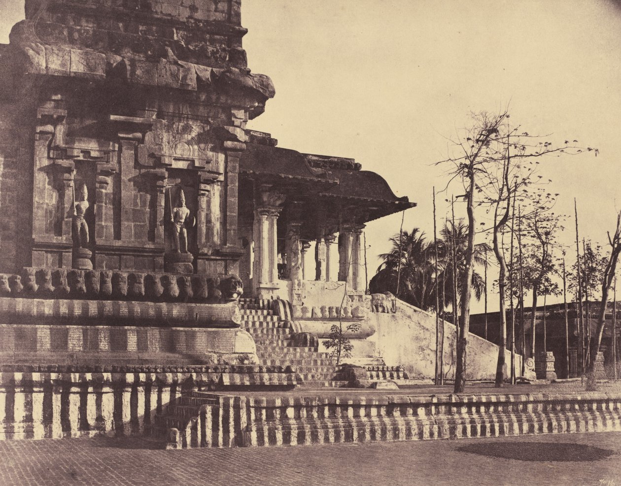 Tanjore : Grande Pagode, Entrée vers l