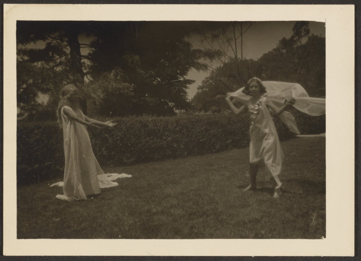 [Danseurs dans le jardin] - Louis Fleckenstein