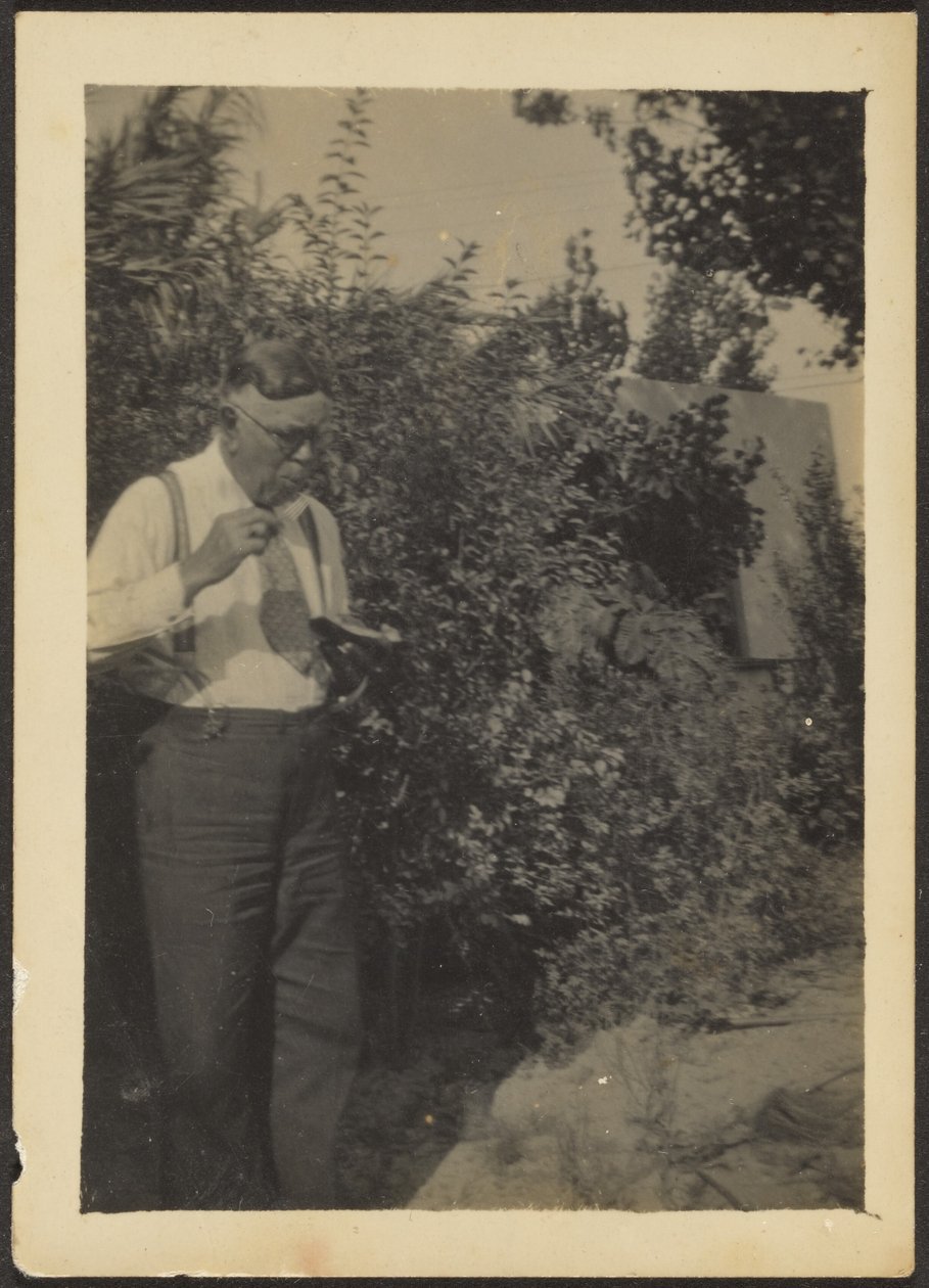[Fleckenstein Eating in a Garden] - Louis Fleckenstein