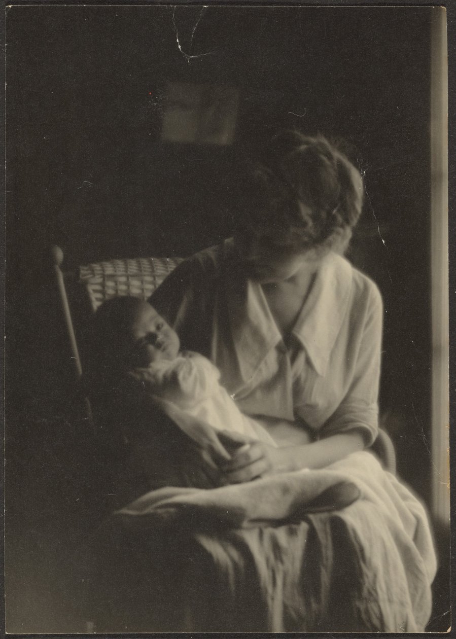 [Florence tenant son bébé] - Louis Fleckenstein