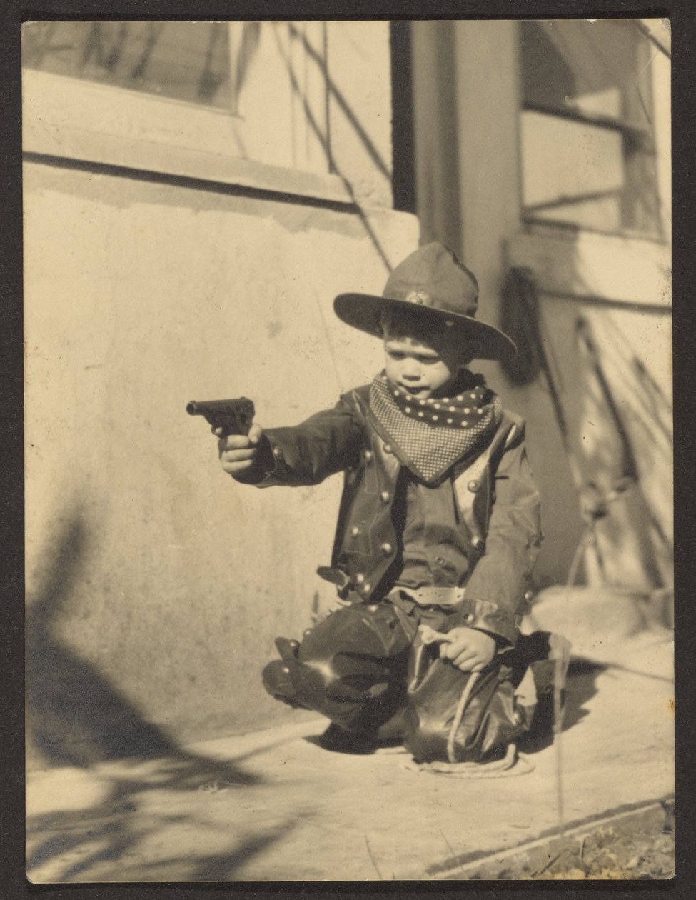 [Petit garçon en tenue de cow-boy] - Louis Fleckenstein