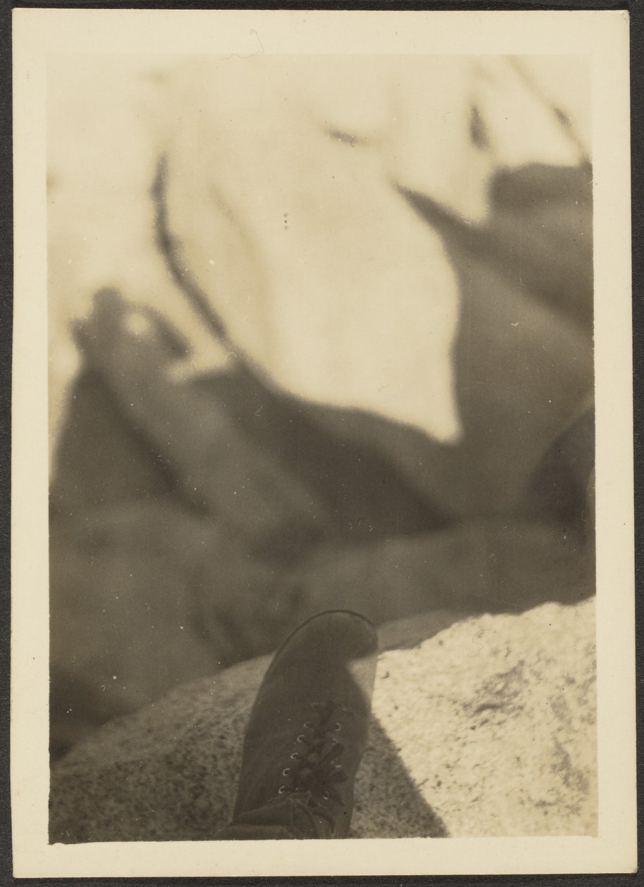 [Chaussure sur rochers] - Louis Fleckenstein