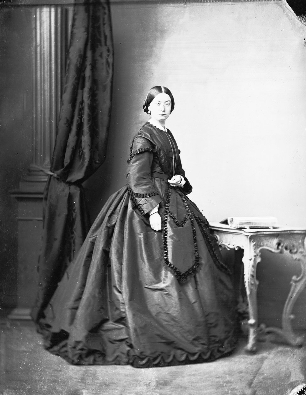 Noble romain posant dans une photo de studio - Ludovico Tuminello