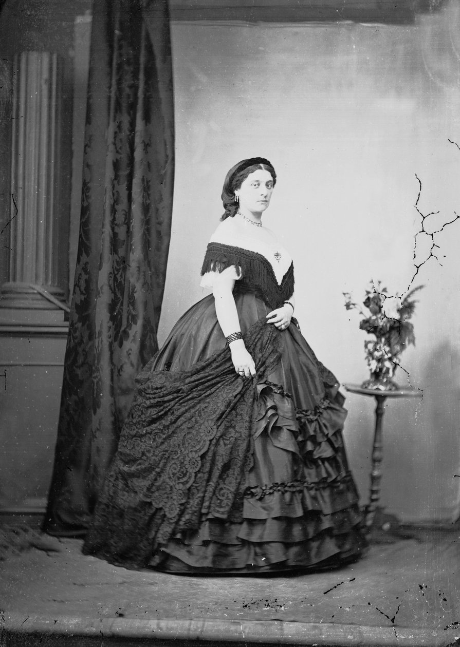 Noble romain posant dans une photo de studio - Ludovico Tuminello