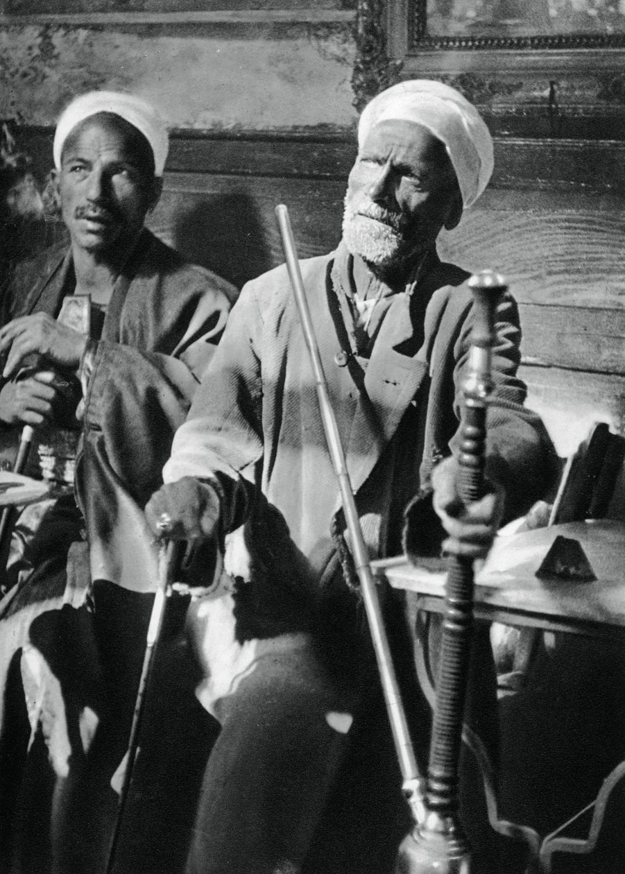 Fumer le narghilé, Le Caire - Martin Hurlimann