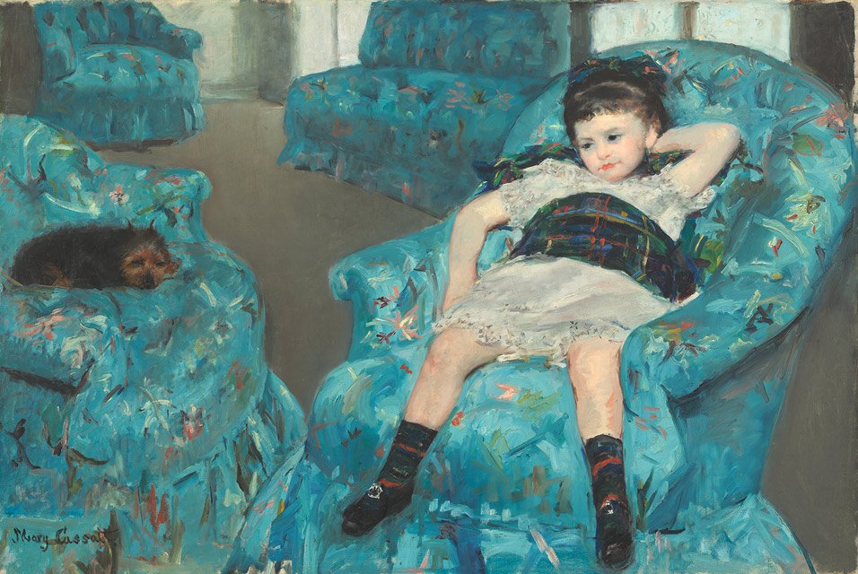 Petite fille dans un fauteuil bleu - Mary Cassatt