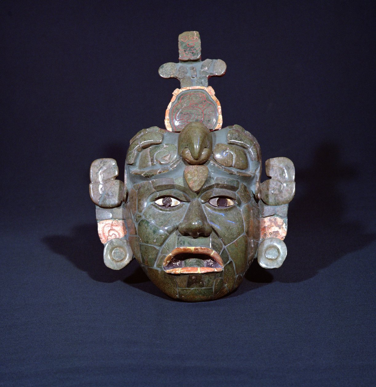 Masque funéraire de Tikal, Peten, Guatemala, période classique ancienne (vers 200-600 ap. J.-C.) - Mayan