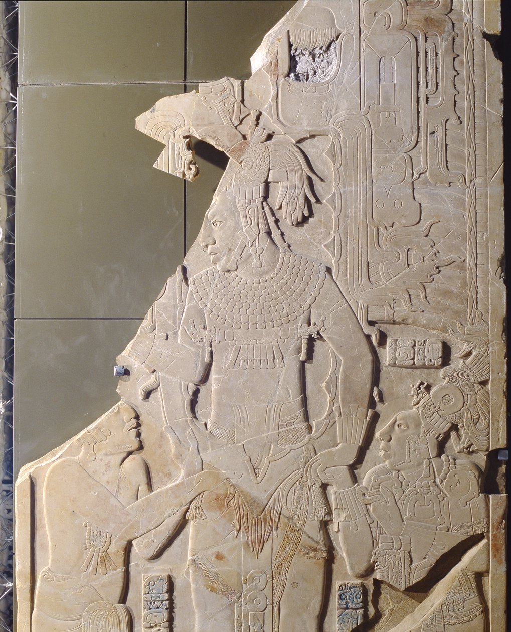 Panneau représentant un dignitaire debout et deux hommes agenouillés, du Temple XIX, Palenque, Chiapas, Mexique, Période Classique (détail) - Mayan