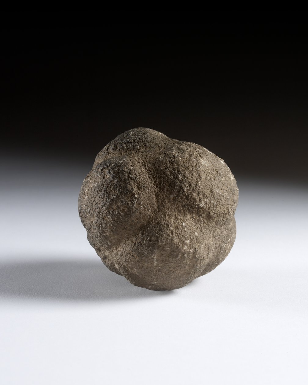 Boule sculptée, Néolithique tardif, Écosse, c.3750-2000 av. J.-C. - Neolithic