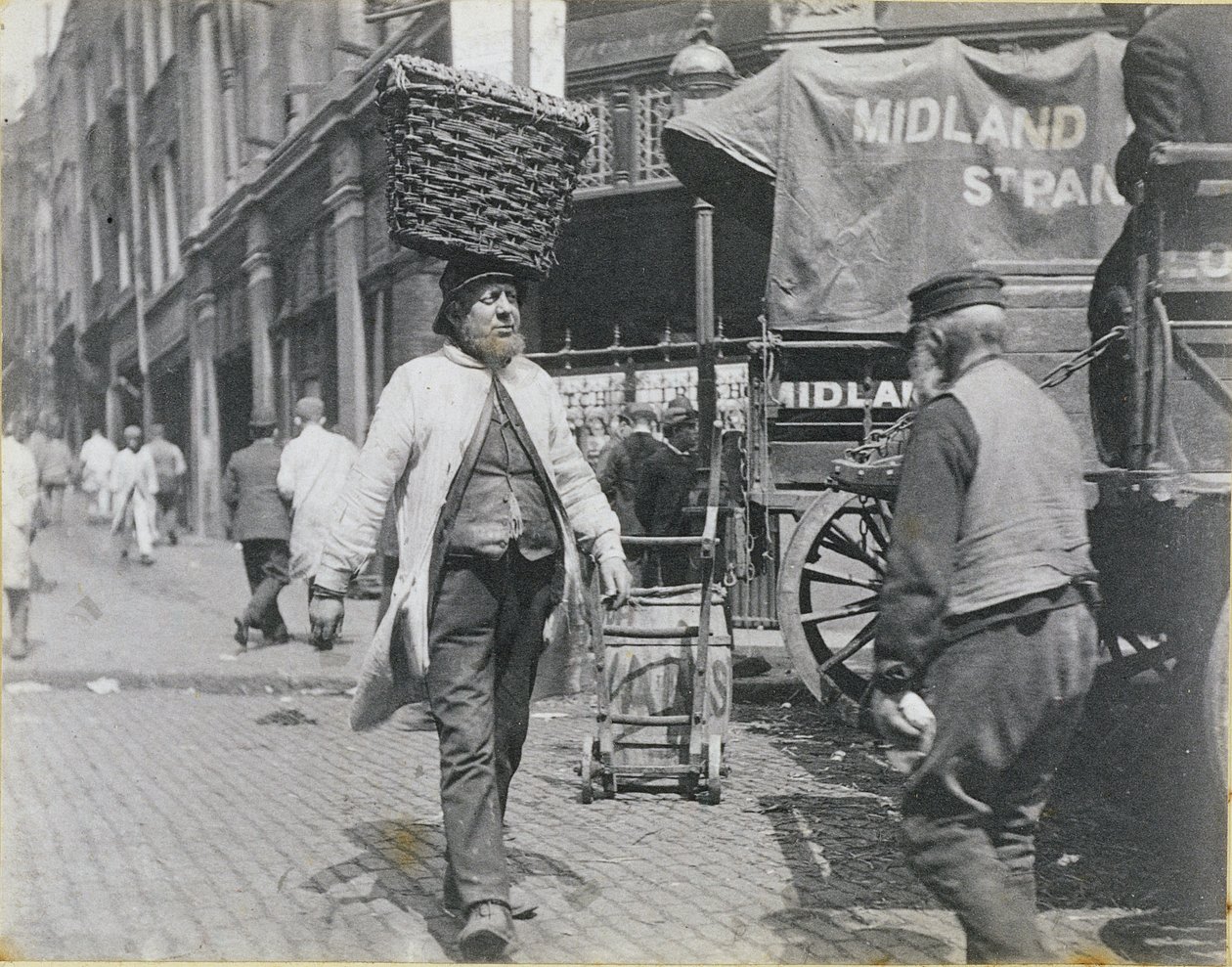 Porteurs de poisson au marché de Billingsgate, 1893 - Paul Martin