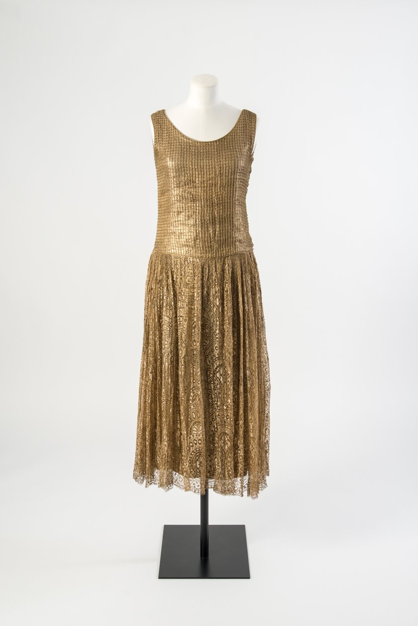 Robe de soirée en lamé de soie dorée avec corsage en treillis et jupe en dentelle dorée, fin des années 1920 (soie) - Paul Poiret