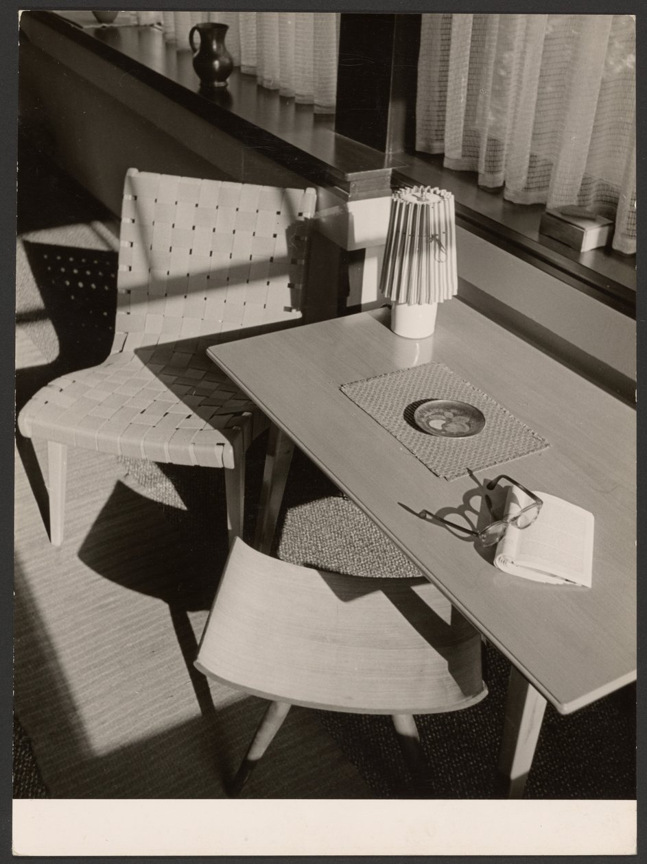 [Table et chaise]. - Paul Wolff