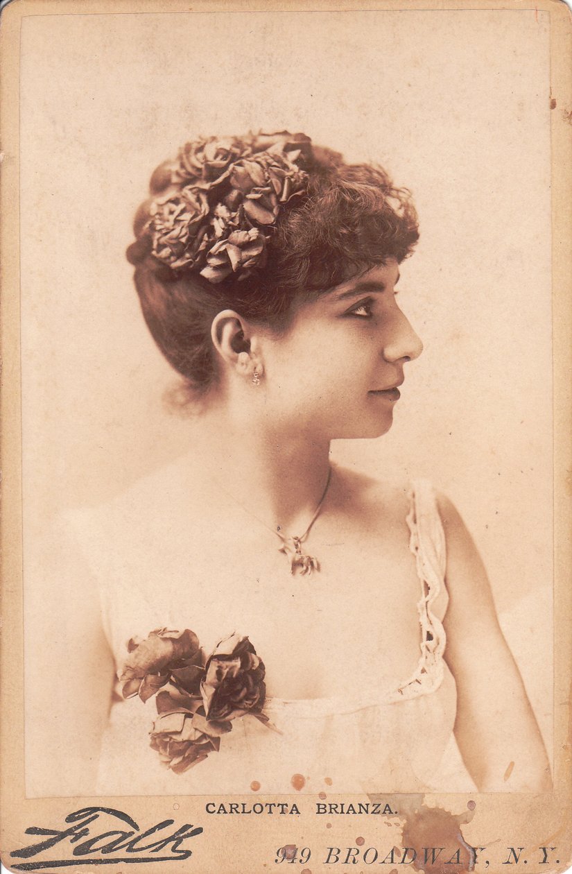 Carlotta Brianza - Photo studio Benjamin J. Falk