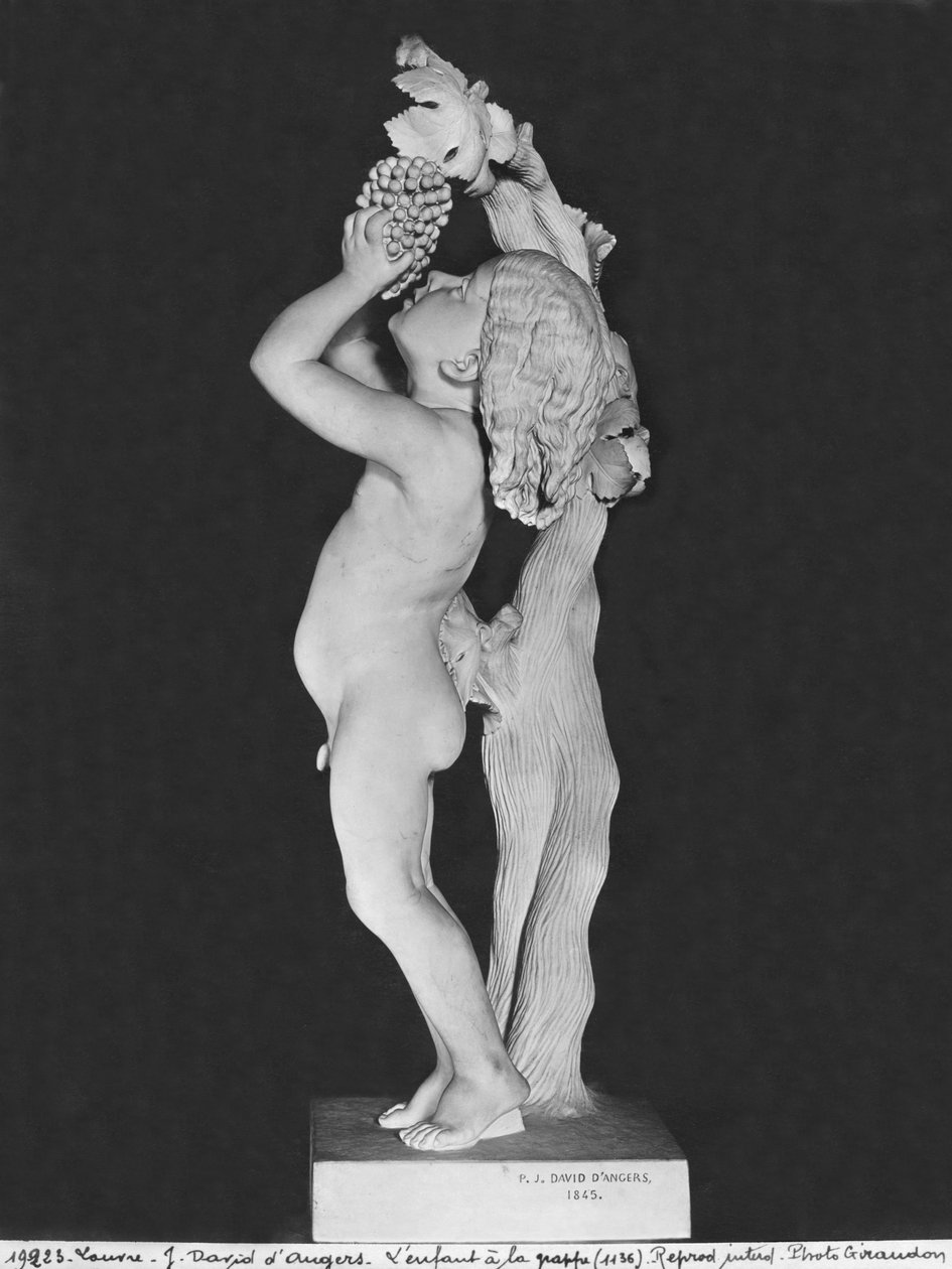 Enfant avec des raisins, 1845 (marbre) - Pierre Jean David d