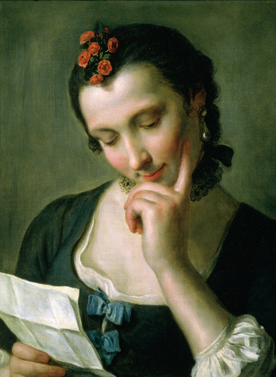 Jeune femme lisant une lettre d