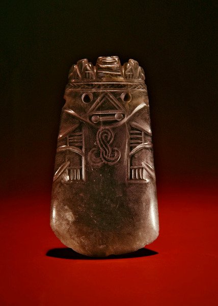 Celte figuratif avec animal et oiseaux sur la coiffe, de Guacimo, région de Linea Vieja - Pre Columbian Pre Columbian