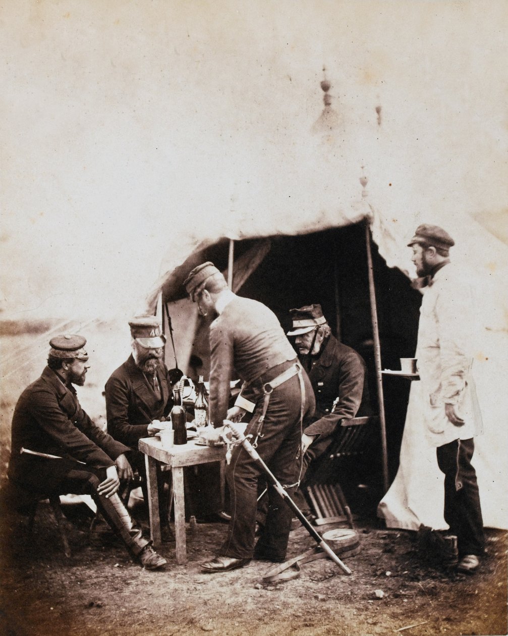 Brigadier Robert Garrett et officiers de la 4e division, d