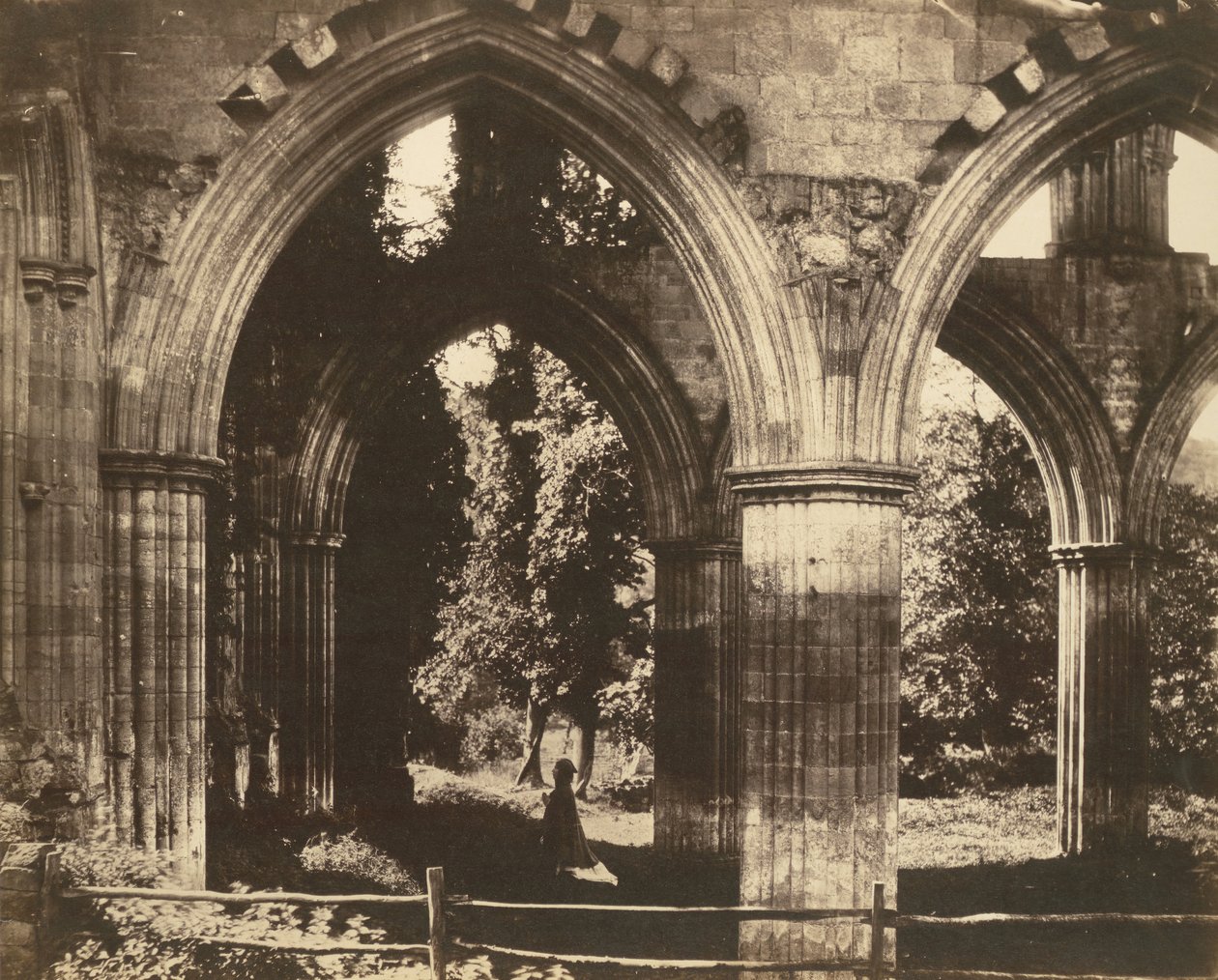Abbaye de Rievaulx, le grand autel, 1854 - Roger Fenton