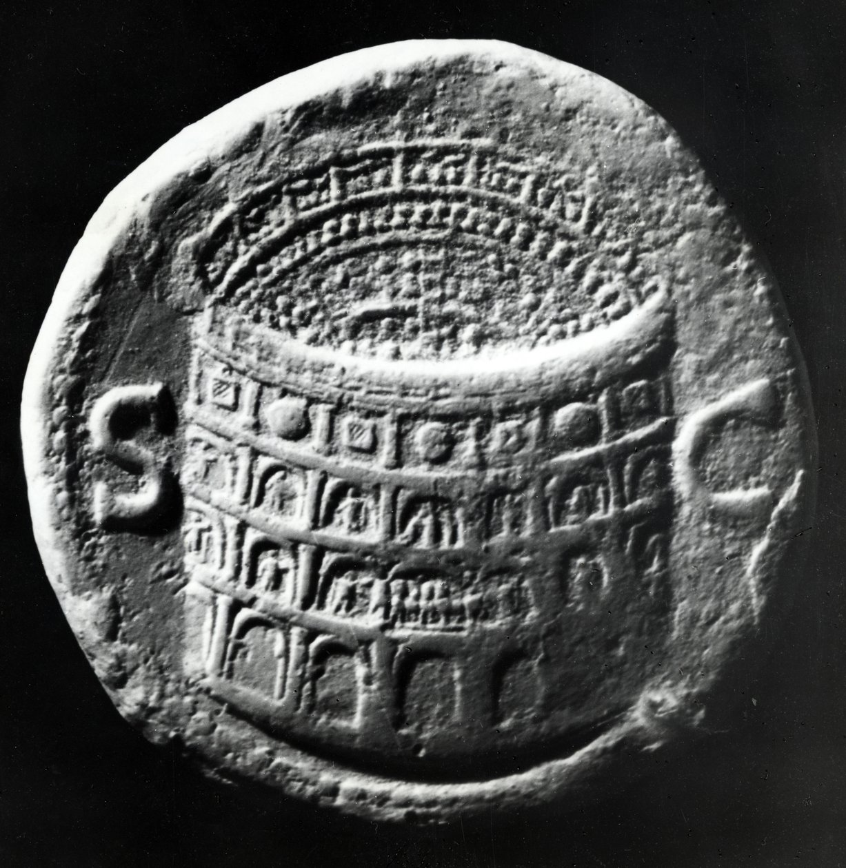Sesterce en laiton montrant une vue aérienne du Colisée, vers 80-81 après J.-C. - Roman