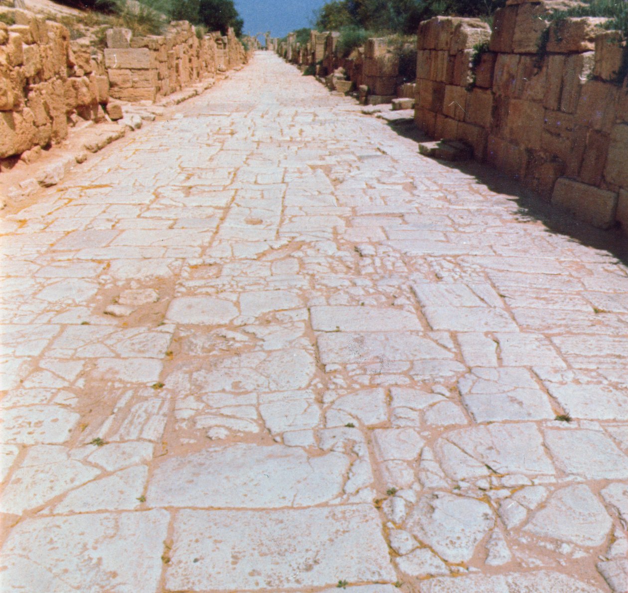 Rue Principale, 53-54 AD - Roman