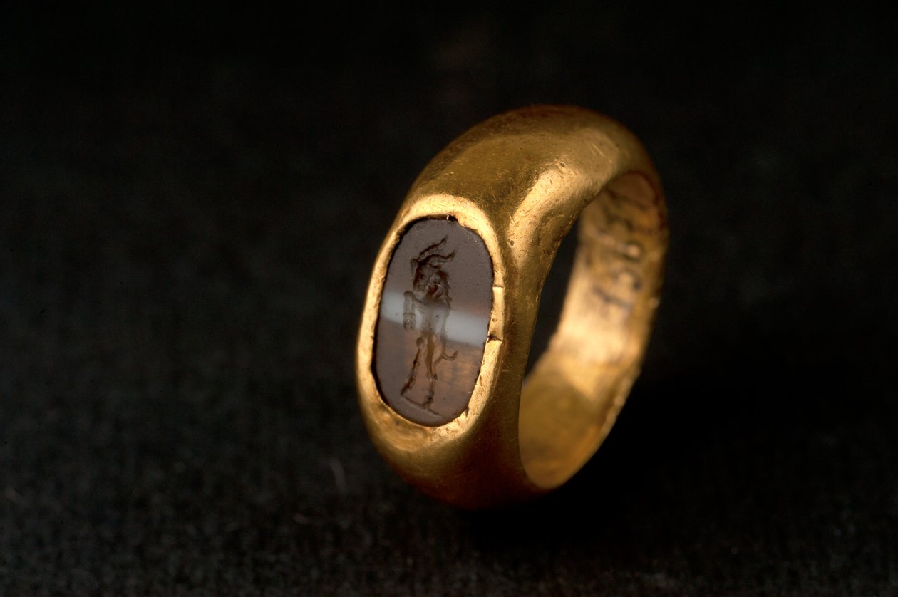 Bague (or, calcédoine et agate) - Roman