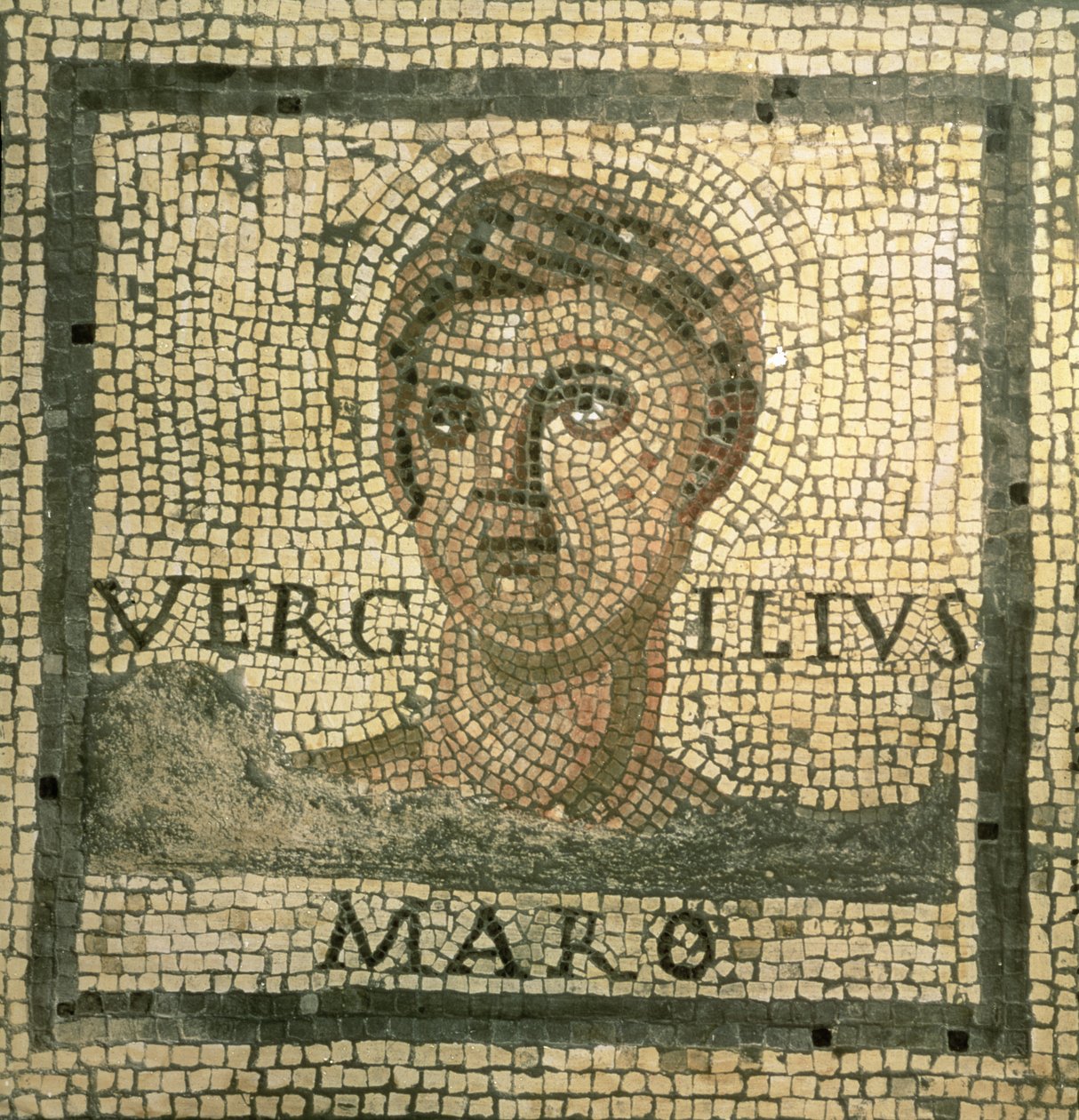 Virgile (70-19 av. J.-C.) (mosaïque) - Roman