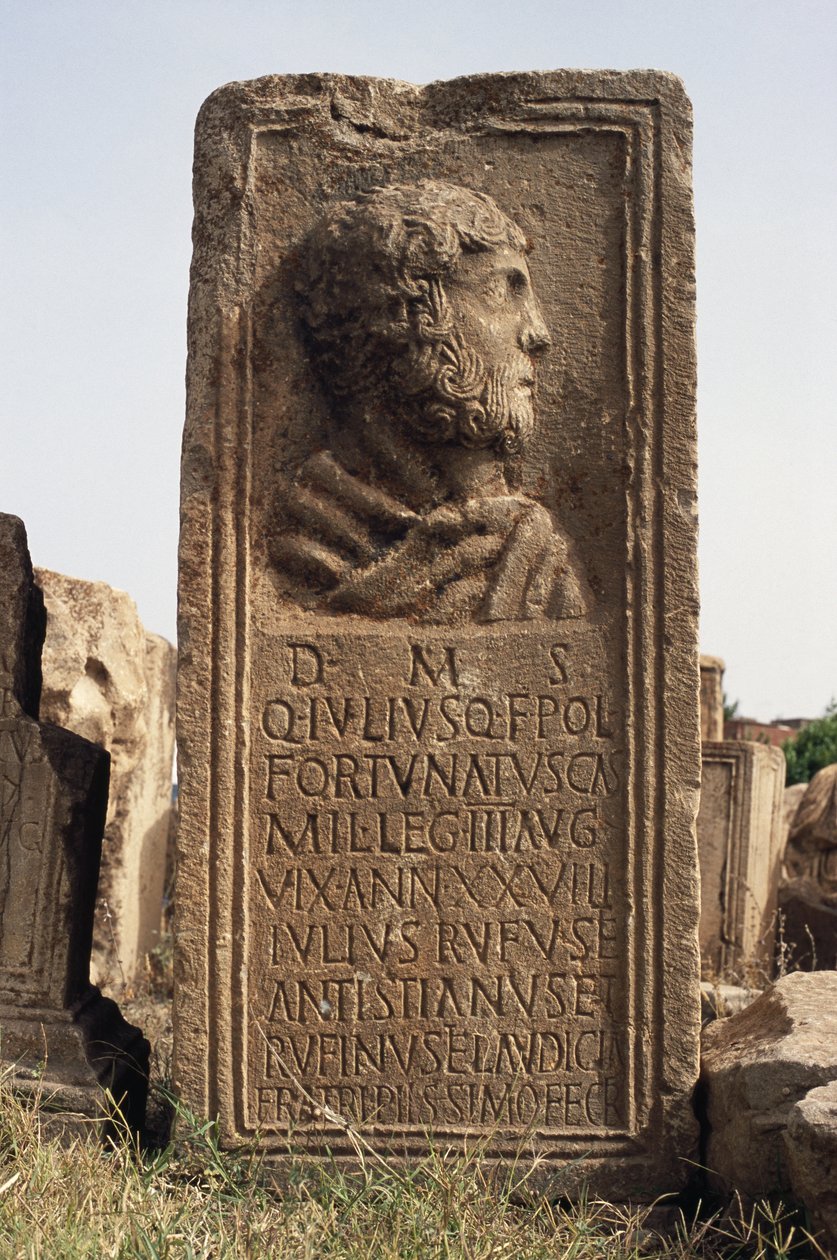 Stèle avec un profil et un texte - Roman Imperial Period