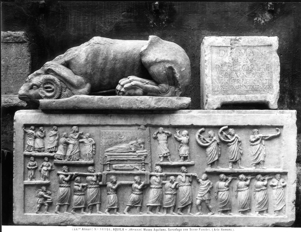 Sarcophage représentant un cortège funèbre - Roman Roman
