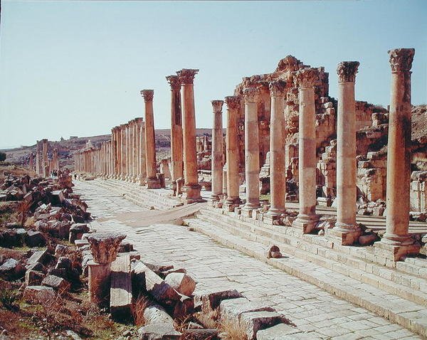 Vue de la rue des colonnes, construite vers 39-76 avant J.-C. - Roman Roman