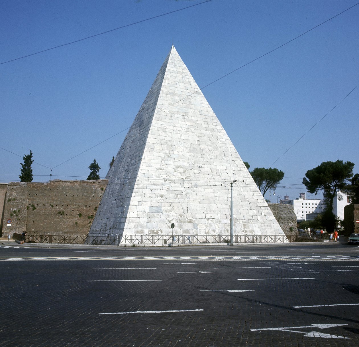 Pyramide de Cestius, Rome - Roman