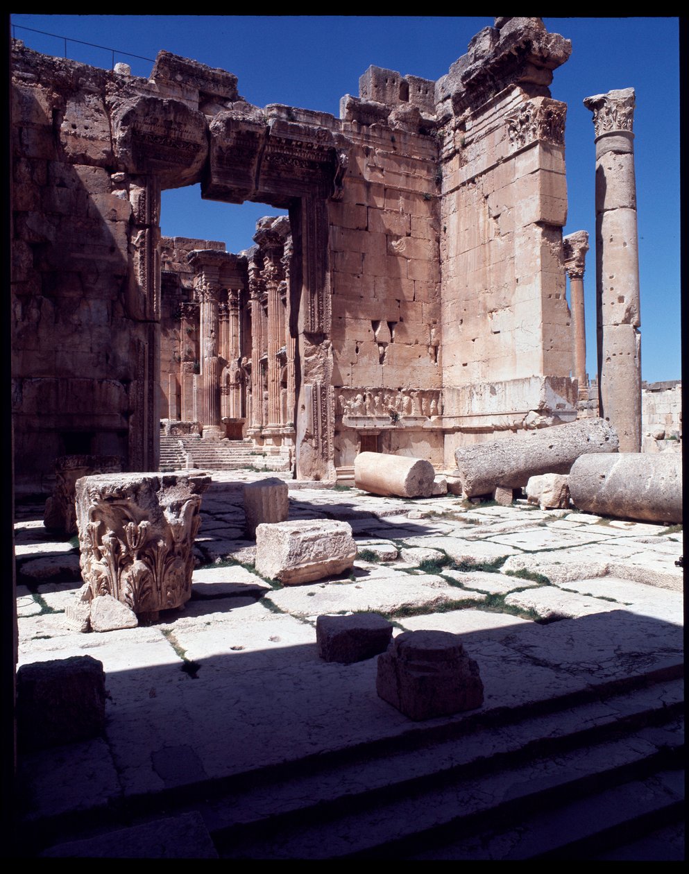 Vestiges du temple de Bacchus - Roman